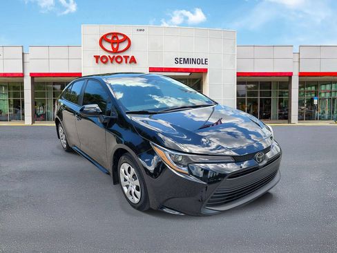 Used 2026 Toyota Corolla LE FWD image 2