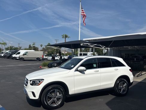 Used 2022 Mercedes-Benz GLC 300 image 3