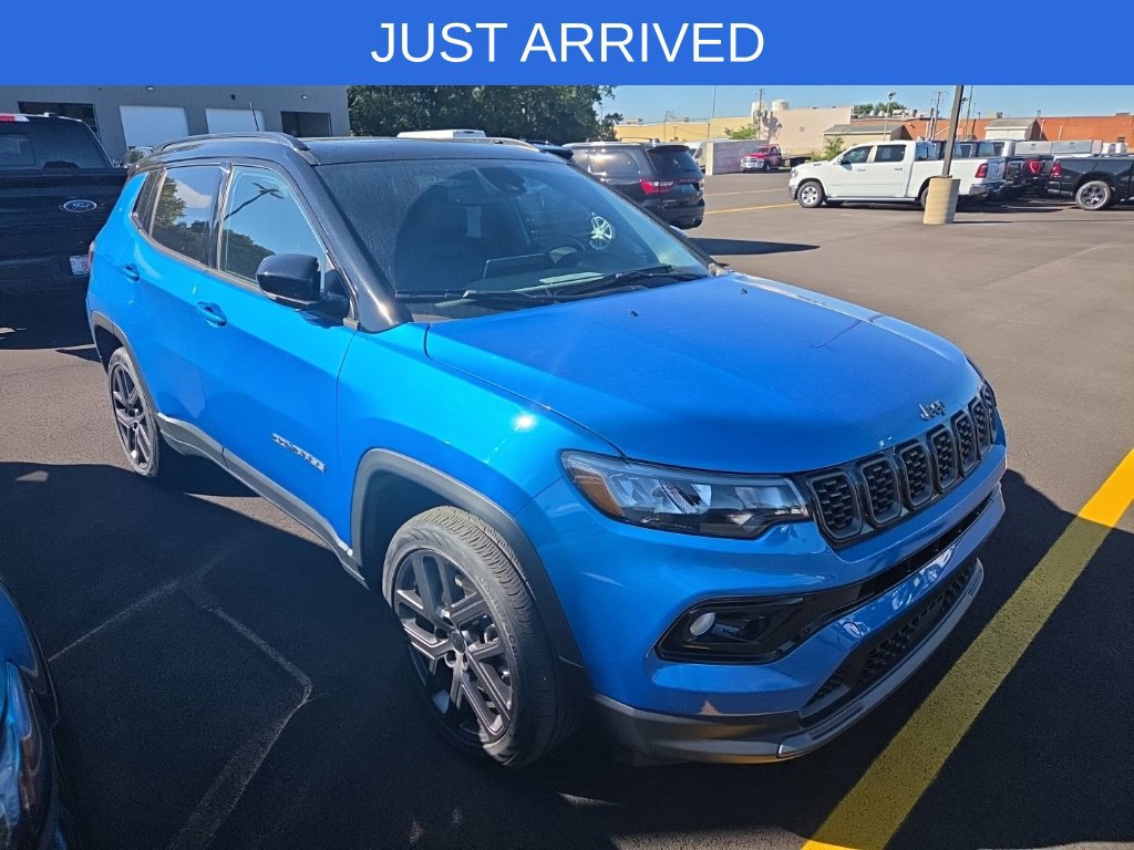 Used 2025 Jeep Compass Limited w/ Sun & Sound Group AWD/4WD image 1