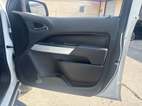 Used 2022 Chevrolet Colorado LT w/ Redline Special Edition RWD image 14