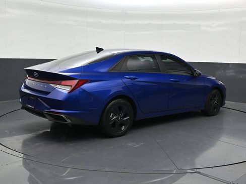 Used 2023 Hyundai Elantra SEL FWD image 5