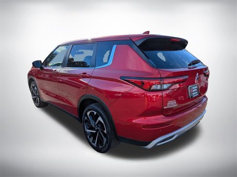 Used 2024 Mitsubishi Outlander SE image 6