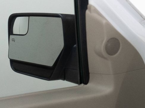 Used 2014 Ford Expedition XL RWD image 13