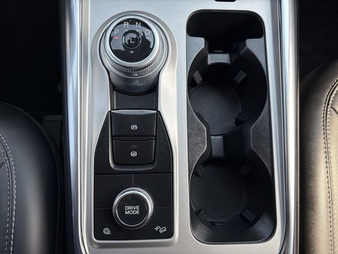 Used 2022 Ford Explorer XLT w/ Equipment Group 202A image 45