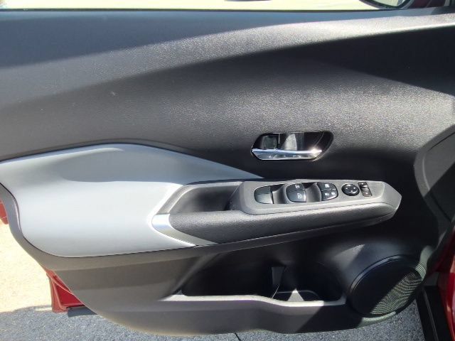 Used 2023 Nissan Kicks SR w/ SR Premium Package FWD image 10