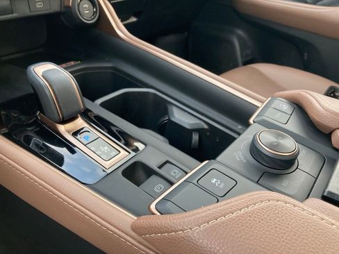 Used 2024 Toyota Grand Highlander AWD Hybrid image 26