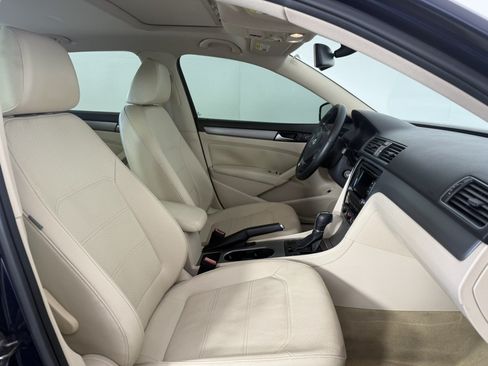 Used 2014 Volkswagen Passat 2.5 SE FWD image 10