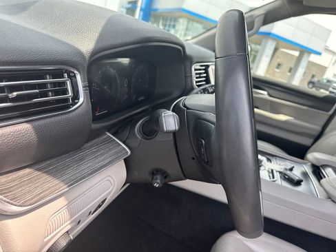 Used 2023 Jeep Wagoneer L Series II AWD/4WD image 26