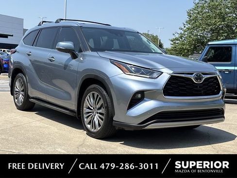 Used 2021 Toyota Highlander Platinum AWD/4WD image 1