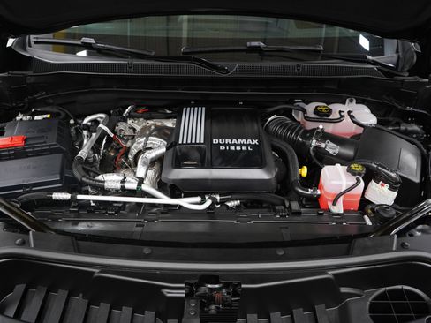 Used 2026 Chevrolet Tahoe High Country AWD/4WD image 38