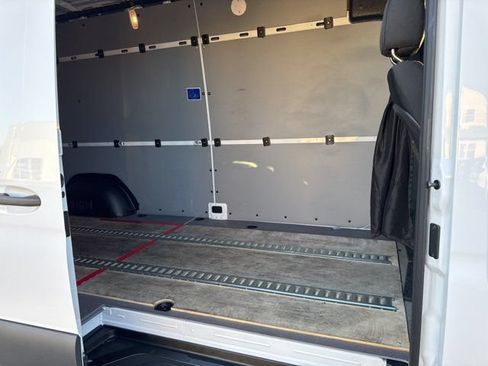 Used 2025 Mercedes-Benz Sprinter 2500 image 8