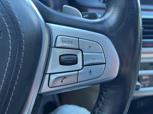 Used 2018 BMW 740i xDrive image 18