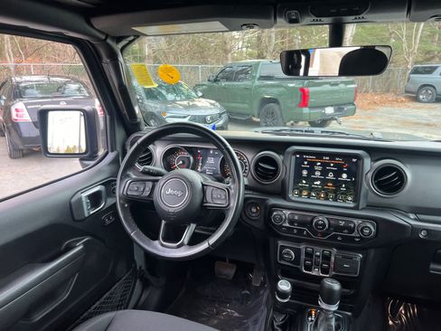 Used 2022 Jeep Wrangler Unlimited Willys image 35
