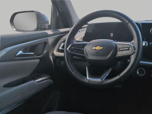 Certified 2025 Chevrolet Traverse LT AWD/4WD image 4