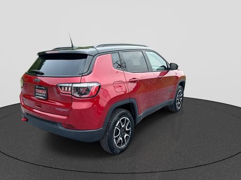 Used 2025 Jeep Compass Trailhawk AWD/4WD image 8