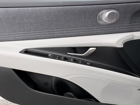 New 2026 Hyundai Elantra Limited FWD image 10