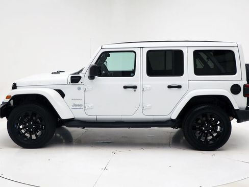 Used 2023 Jeep Wrangler Unlimited Sahara AWD/4WD image 5