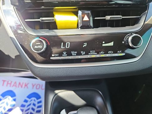 Used 2021 Toyota Corolla LE FWD image 18