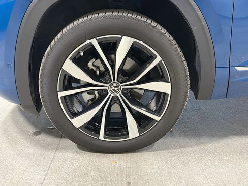 Used 2025 Volkswagen Atlas Cross Sport SEL Premium R-Line image 42