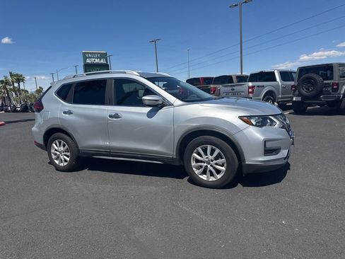 Used 2020 Nissan Rogue SV image 6