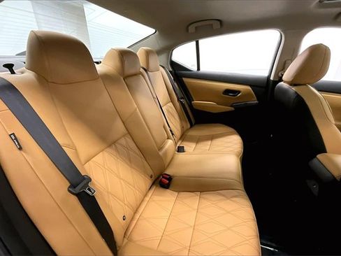 New 2025 Nissan Sentra SV w/ SV Premium Package image 30