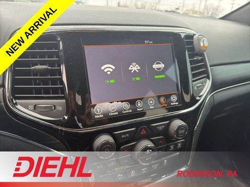 Used 2021 Jeep Grand Cherokee Limited AWD/4WD image 12
