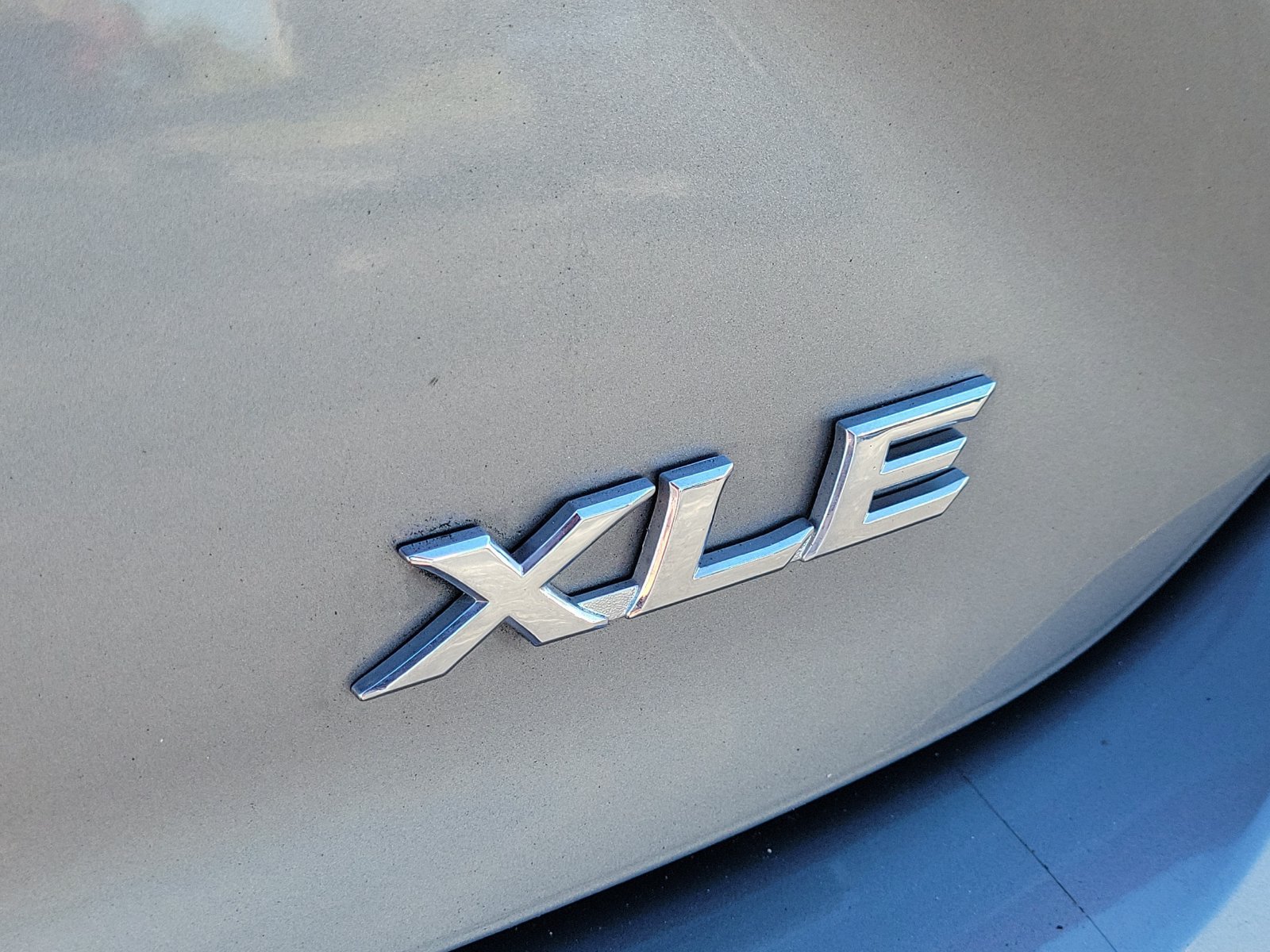 Used 2025 Toyota Camry XLE FWD image 5