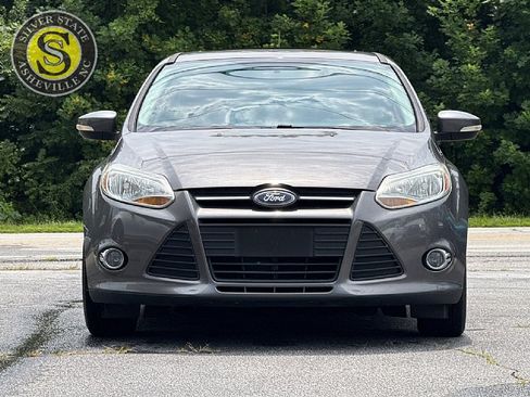 Used 2014 Ford Focus SE w/ Equipment Group 201A FWD image 2