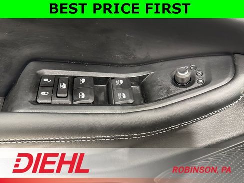 New 2025 Jeep Grand Cherokee Laredo w/ Luxury Tech Group I image 22