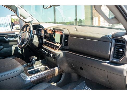 Used 2024 Chevrolet Silverado 1500 RST AWD/4WD image 13