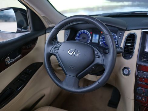 Used 2016 INFINITI QX50 2WD w/ Premium Package image 48