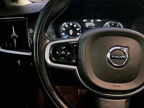 Used 2018 Volvo S90 T5 Momentum w/ Momentum Plus Package image 18