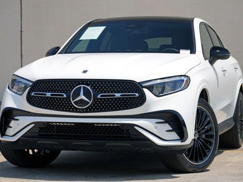 Used 2025 Mercedes-Benz GLC 300 4MATIC image 3