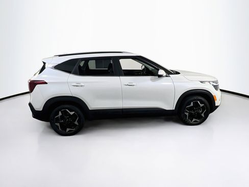 Used 2024 Kia Seltos EX AWD/4WD image 4