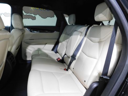 Used 2017 Cadillac XT5 FWD image 57