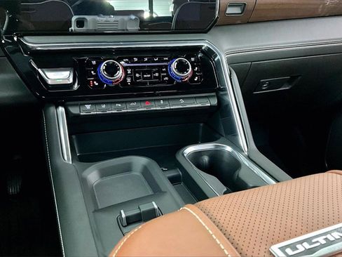 New 2026 GMC Sierra 2500 Denali Ultimate w/ Max Trailering Package image 7