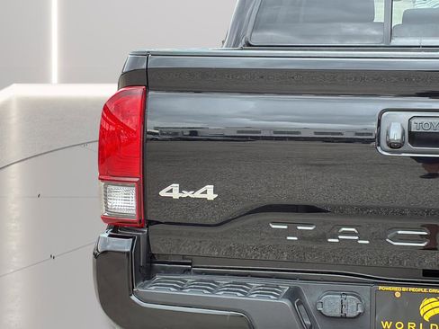 Used 2023 Toyota Tacoma SR AWD/4WD image 29