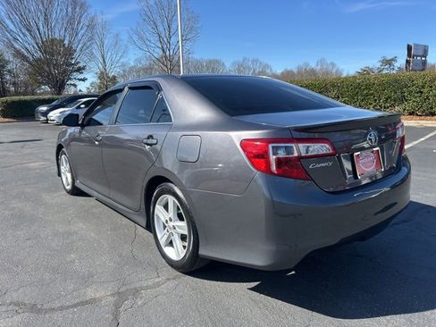 Used 2014 Toyota Camry SE image 8