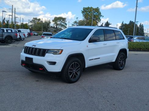 Used 2017 Jeep Grand Cherokee Trailhawk w/ Trailhawk Luxury Group image 4