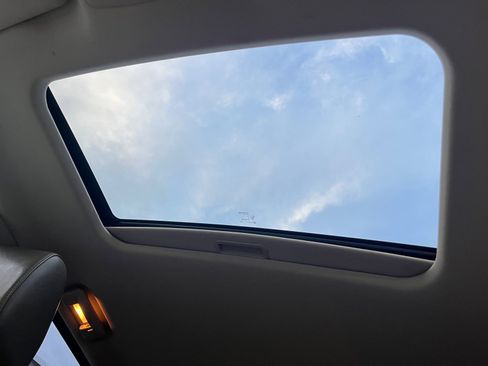 Used 2010 Jeep Grand Cherokee Limited w/ Trailer Tow Group IV image 28