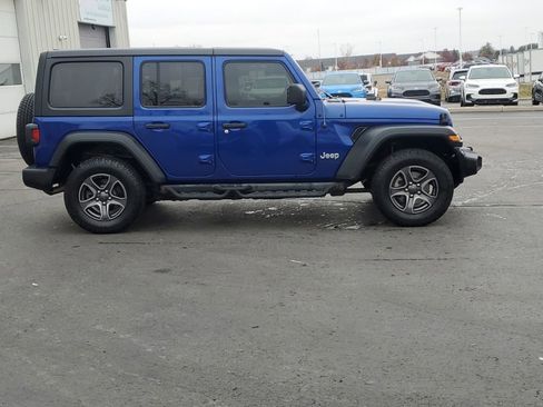 Used 2019 Jeep Wrangler Unlimited Sport S image 8