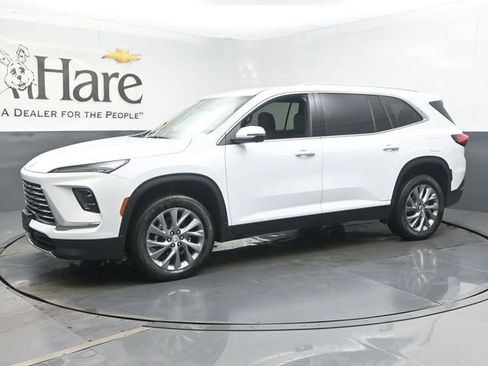 Used 2025 Buick Enclave Preferred image 36