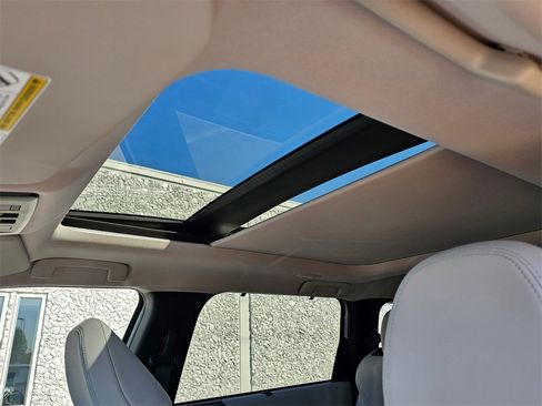 New 2025 Mitsubishi Outlander SEL image 8