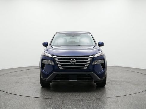 Used 2025 Nissan Rogue SV FWD image 2