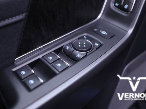 New 2026 Ford F250 Lariat w/ Black Appearance Package image 18