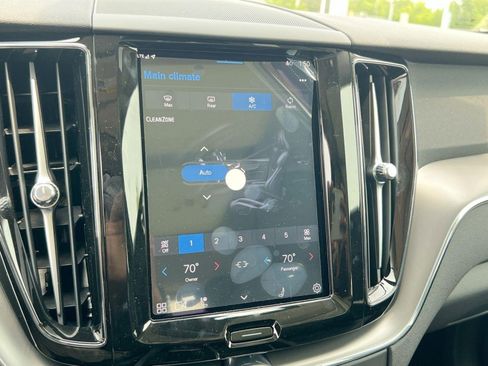 New 2025 Volvo XC60 B5 Core w/ Climate Package image 21