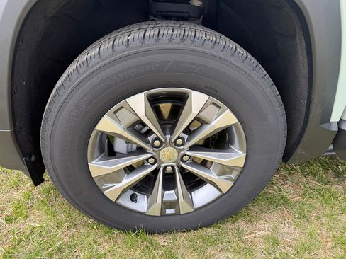 New 2025 Chevrolet Equinox LT FWD image 18