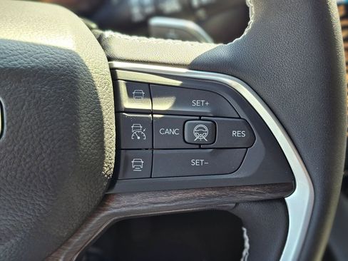 New 2026 Jeep Grand Cherokee Altitude AWD/4WD image 15