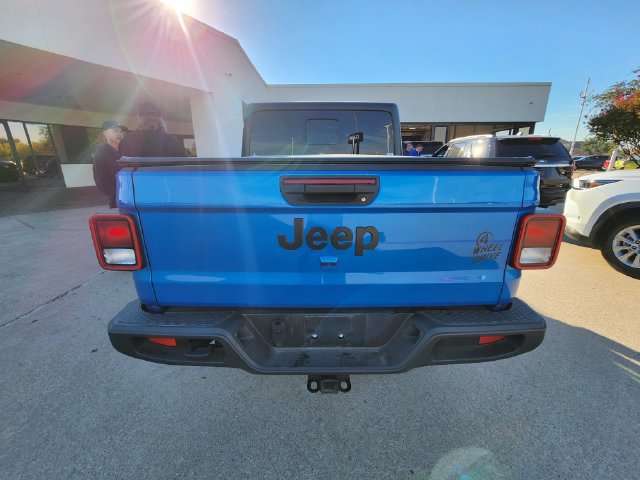 Used 2023 Jeep Gladiator Sport AWD/4WD image 5