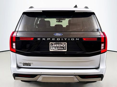 Used 2025 Ford Expedition Platinum AWD/4WD image 5